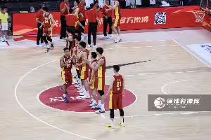 蔡赟谈男篮惨败：现在各个项目实力都在滑坡 问题从不在单一环节